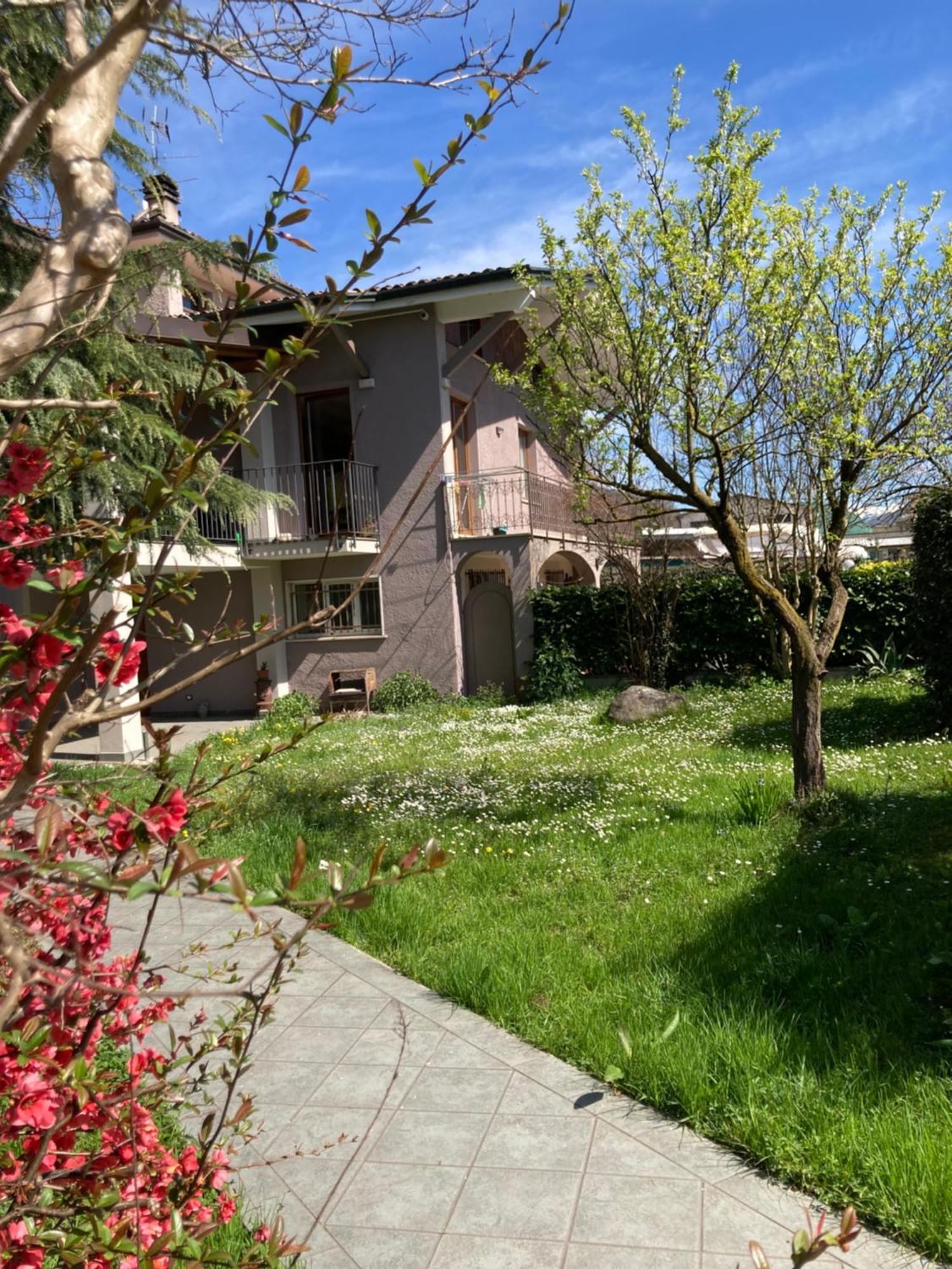 Appartement Al Clisi Graziosa Mansarda à Villanuova sul clisi Extérieur photo